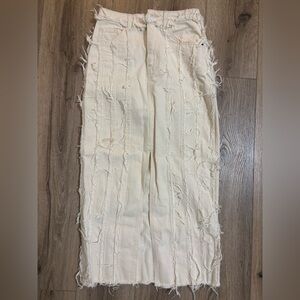 Frayed Cream midi skirt middle slit